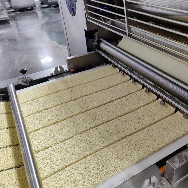 Commerciële machine voor het maken van noedels van roestvrij staal Automatische productie 11000 stuks / 8 uur 380V 50HZ